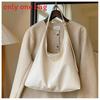 Pu Large Capacity Tote Bag For Women With Zipper Closure And Casual Street Style