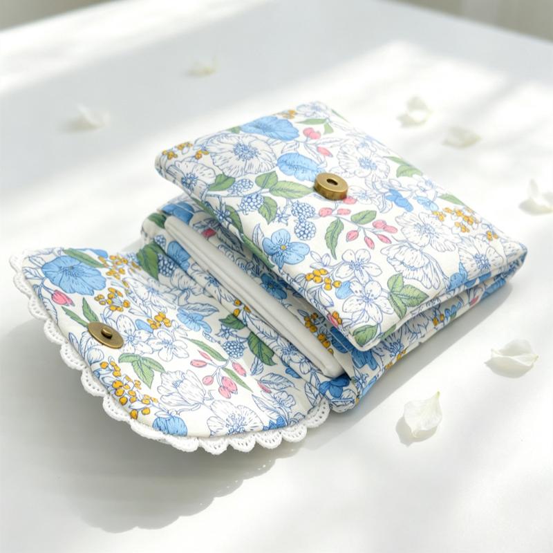 Small Sanitary Napkin Storage Pouch Cute Floral Lace Bow Period Bag Waterproof Privacy Organizer for Teen Girls School Use