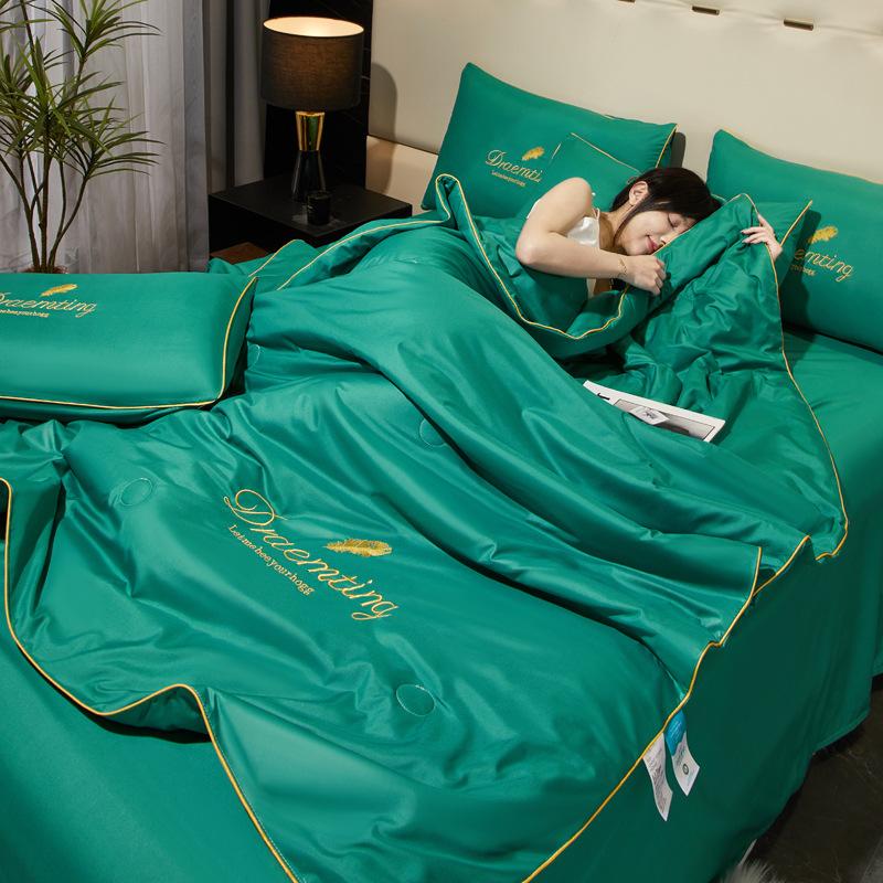 

Легкое роскошное вышитое постиранное шелковое летнее одеяло, однотонное шелковое летнее прохладное одеяло с кондиционером 150x200cm