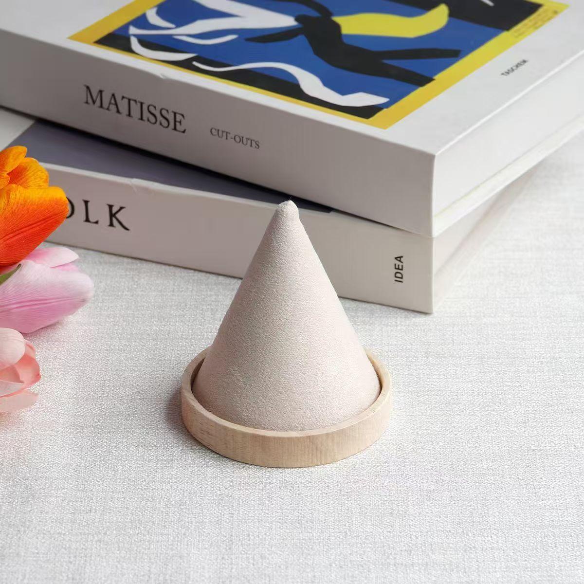 

Wood Cone Bracelet Display Stand Bracelet Ring Necklace Storage Rack Creative Jewelry Display Holder Counter Props Display Stand