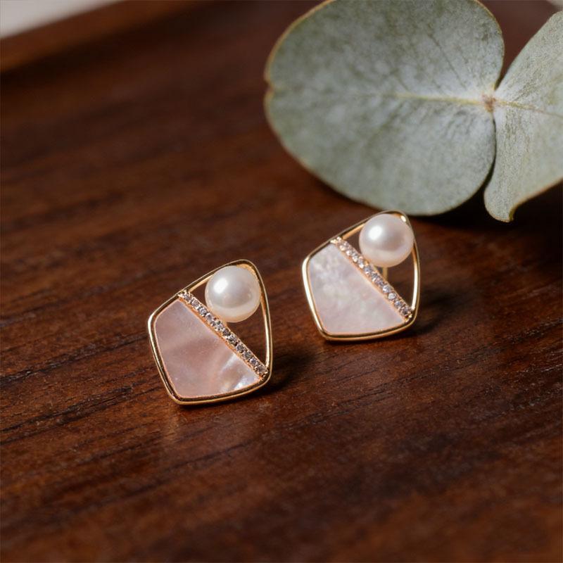 Natural Freshwater Pearl Earrings Women s French Light Luxury Small Fragrance S925 Silver Needle Geometric Rhombus Temperament Design Earrings 2026