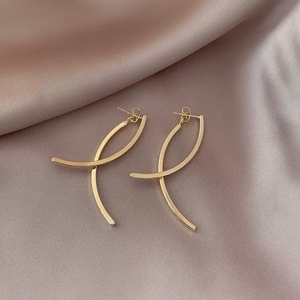 

Minimalist Geometric Silver Needle Earrings – Trendy Korean Design