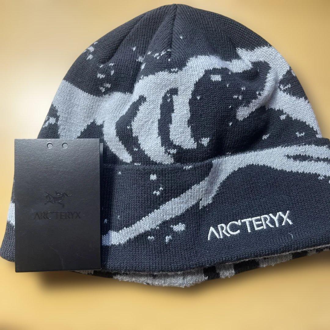 Used arcteryx knit hat beanie
