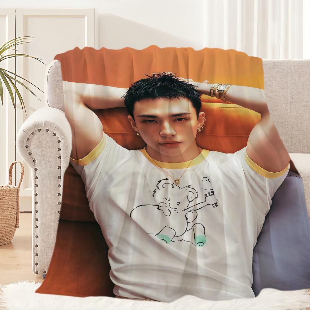 Hot Kpop H-Hyunjin Singer Blanket Blanket for Couch Sofa Travel Home Picni Flannel Blanket birthday gift Warm Comfortable