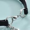 Vielseitiger Lederhalskragen mit Legierungskreuz-Anhänger Elegante Schlüsselbein-Kette Unisex Schmuckzubehör