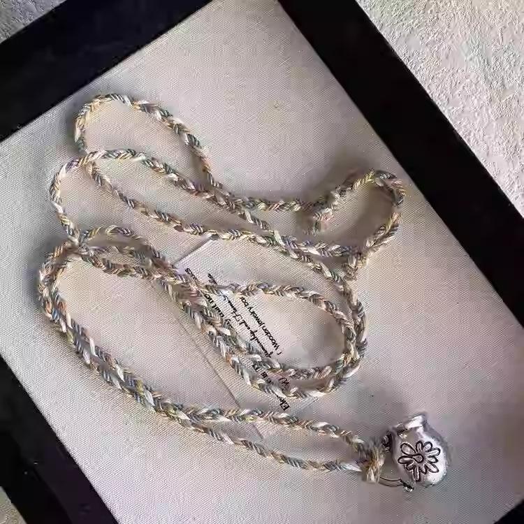 

Натуральный камень, бусины, подвеска в виде банки с птицей, нишевый этнический стиль, цепочка до ключиц, темпераментная, универсальная, высококачественная бижутерия