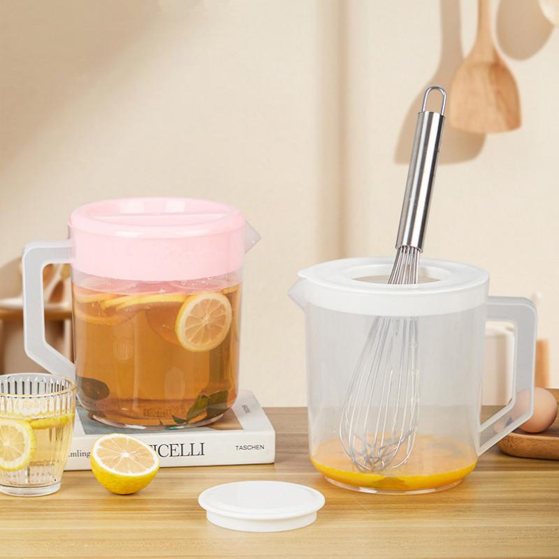 Versatile 2.5L Measuring Cup with Lid for Accurate Home Baking