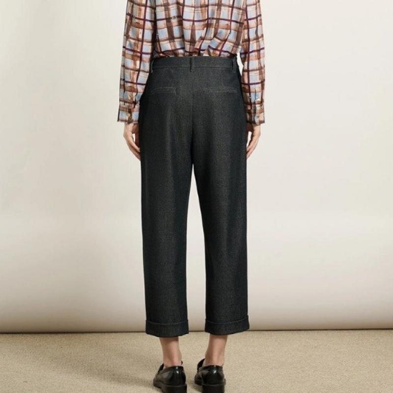 BCBG Pintuck Roll-Up Hose B5f8p337