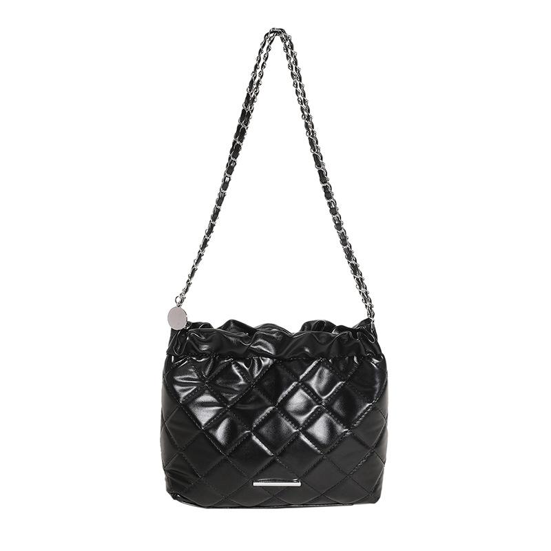 Dieses Jahr, die beliebte kleine Tasche Damen 2025 neue Sommer Nische Design Diamantkette Umhängetasche Textur Bucket Bag