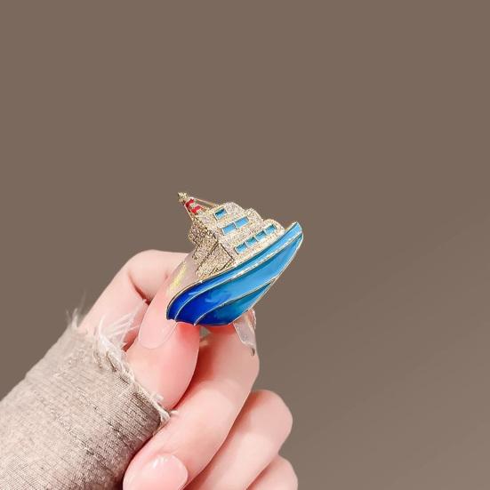 Damen Brosche Hochglanz Strasssteinbesatz Funkelndes Kreuzfahrtschiff Design Reversnadel Anti-Rutsch-Verschluss Anzüge Mäntel Jacken Hemden Abzeichen