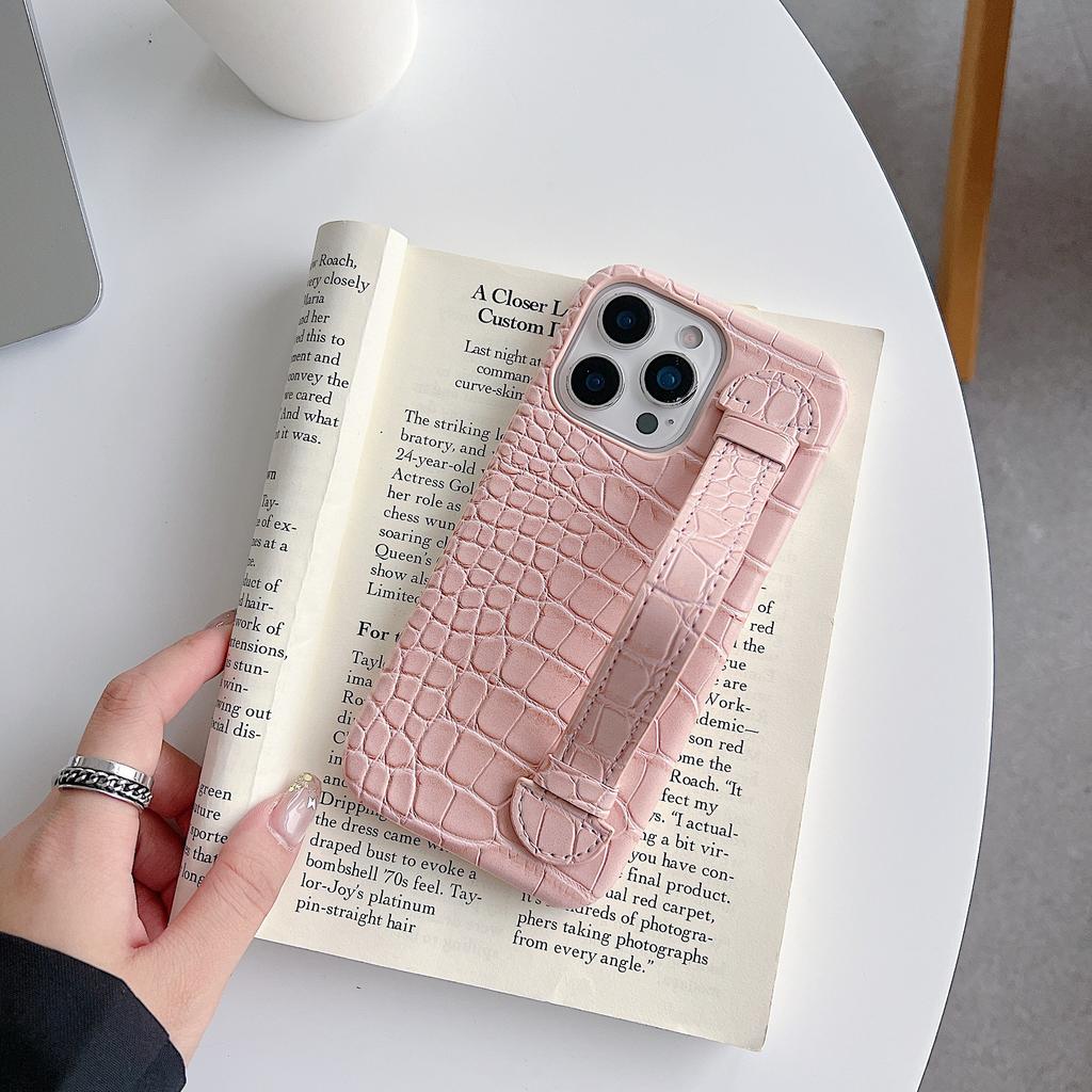 Light Luxury Crocodile Pattern Apple 17 Mobile Phone Case Half Pack 17pro Hard Wristband Support Heat Dissipation 16promax Mobile Phone Case