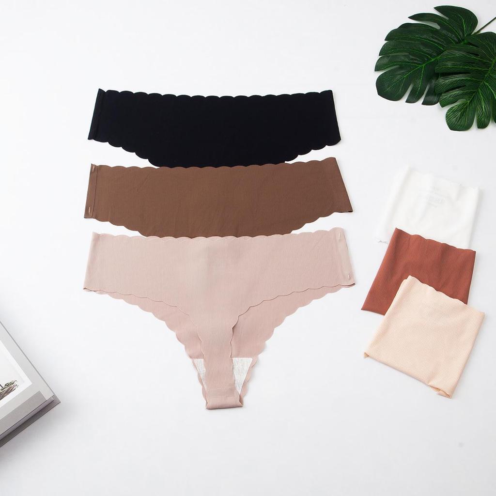 Dámské bezešvé kalhotky tanga s krajkovým lemem a nízkým pasem
