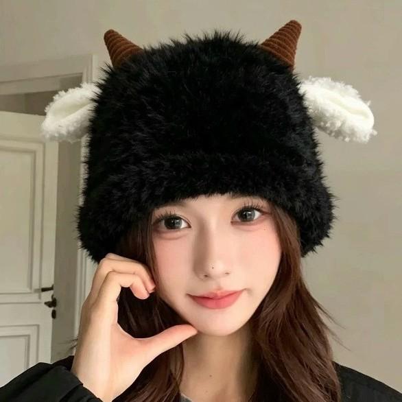 Cute little cashmere hat women's new thickened and velvet soft waxy ear protection hat versatile and small knitted hat