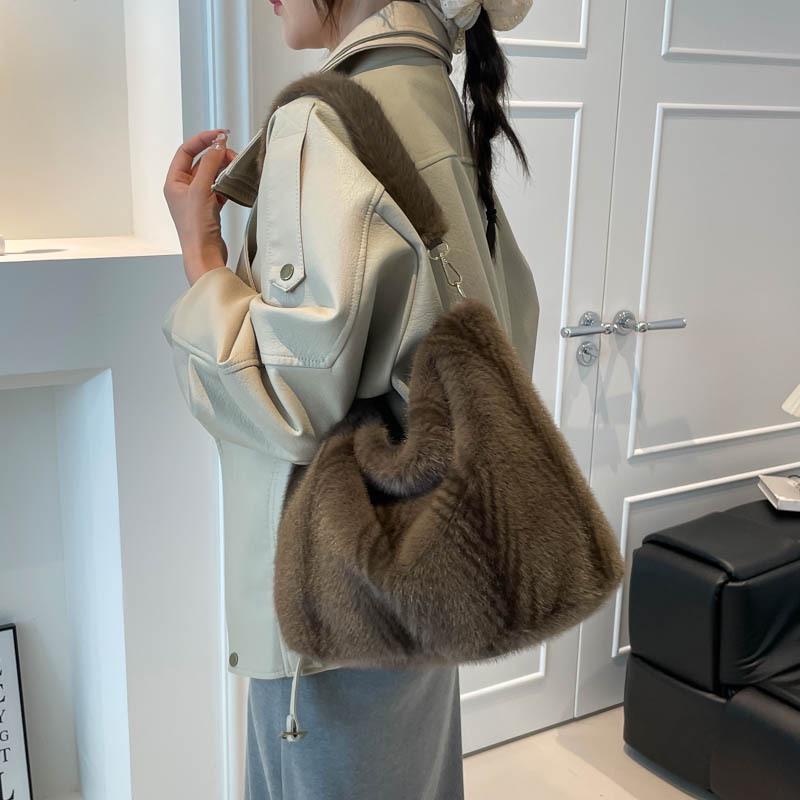 2025 Urban Minimalist Women's Furry Plush Tote & Shoulder Bag for Autumn/Winter