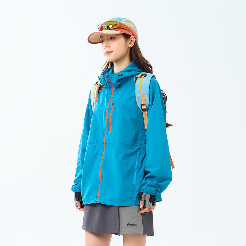 Woodpecker Women's Summer UV-Protective Cycling Jacket: Stylish, Lightweight, and Loose-Fitting.