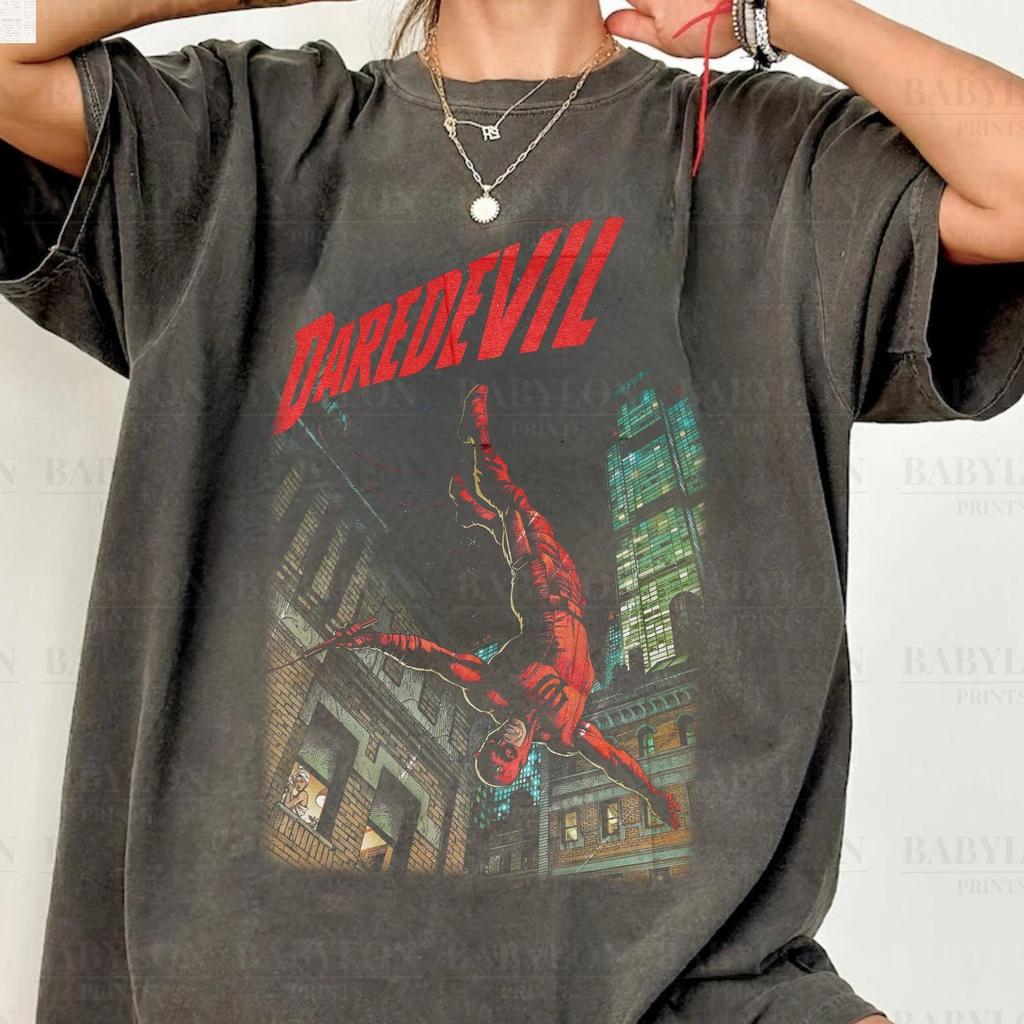 Daredevil Comic T-Shirt Matt Murdock MCU Fan Gifts Disneyland Family Matching Shirt Retro Marvel Comics sweatshirt Daredevil Born Again tee