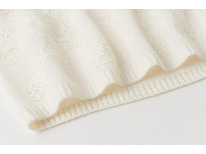 100% Pure Cashmere Hand-Crocheted Versatile Crew Neck Sweater