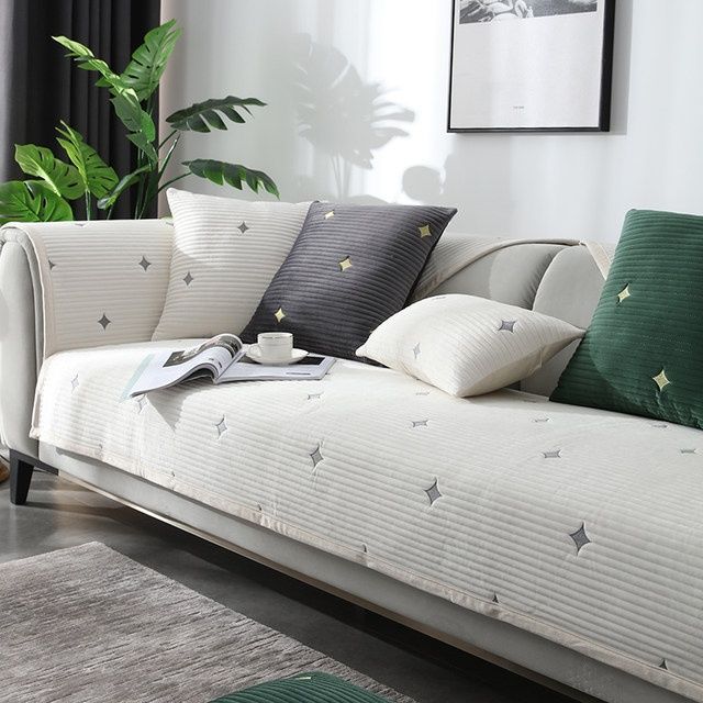

Nordic Pure Simple Modern Sofa Cushion Plush Non-Slip Seat Covers Crystal Velvet Universal Four Seasons 70*70cm