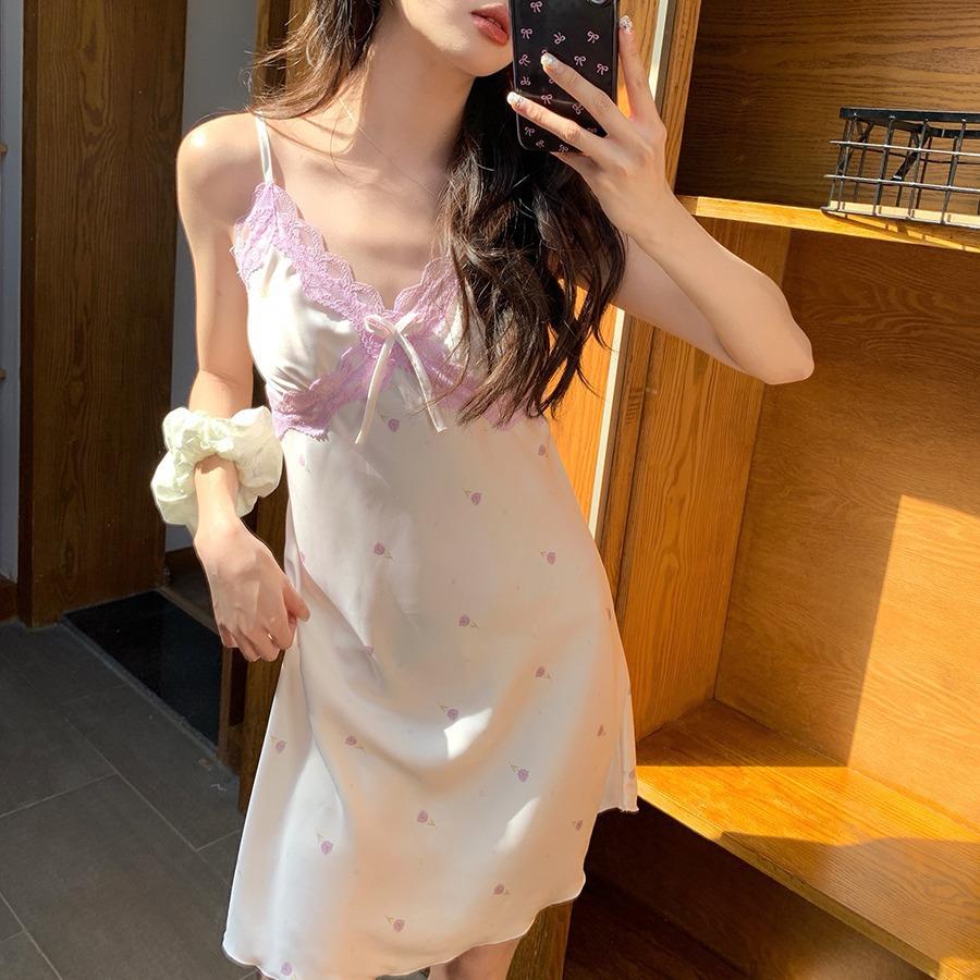 Fashion explosion lace edge suspender nightdress women's new model with chest pad can be worn outside floral dress pajamas