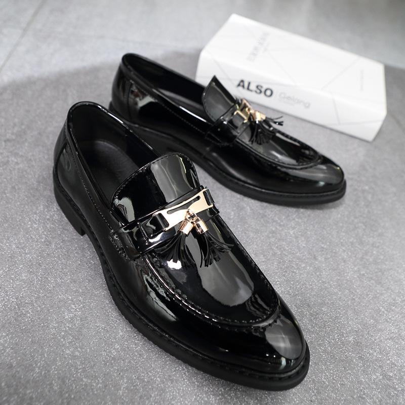 Men's shoes business dress leather shoes men's glossy pointed beanie shoes casual shoes fringed loafers