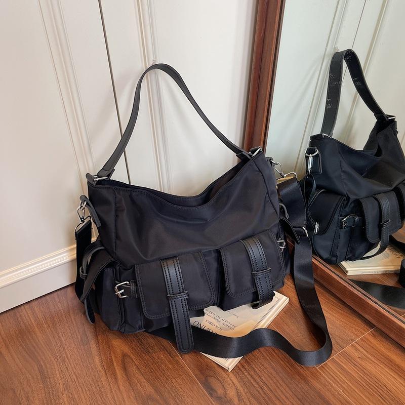 

Текстурированная сумка-тоут Новая модная вместительная наплечная сумка Сумка для通勤, универсальная ручная сумка, сумка через плечо