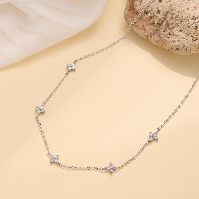 2025 Versatile Four-Leaf Clover Bracelet for Women - Japanese & Korean Style, Niche Design, Light Luxury, High-End Cold Aesthetic