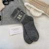 Women Retro Fair‑Isle Wool Socks,Autumn Winter Warm Snowflake Contrast Medium‑Tube Socks,Korean Boneless Versatile Cotton Socks