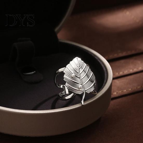 Headscarf Shape Holder Leaf Silk Scarf Ring Buckle And Slides for Women, Metal T-shirt Retro Slide Ties Clip with Faux Pearls Embellishment