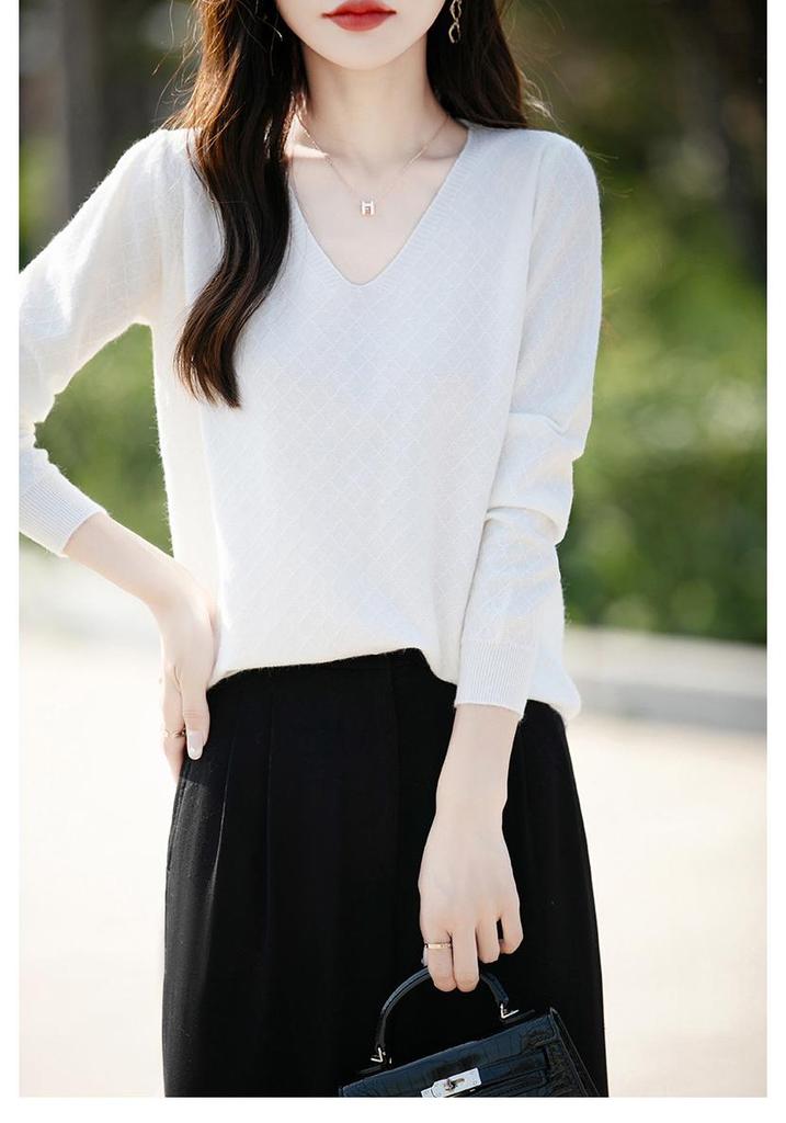 2024 Autumn Women's Diamond Knit V-Neck Velvet Sweater Long Sleeve Korean Style