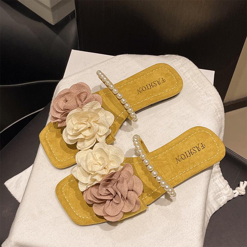 Flat-bottomed cool slippers for women's summer wear, new with skirts, seaside beach vacation flip-flops