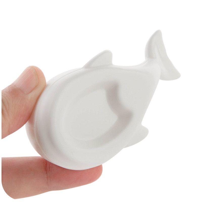 Premium Quality Whale Holder With 16 Decorative Forks For Fruits And Vegetables