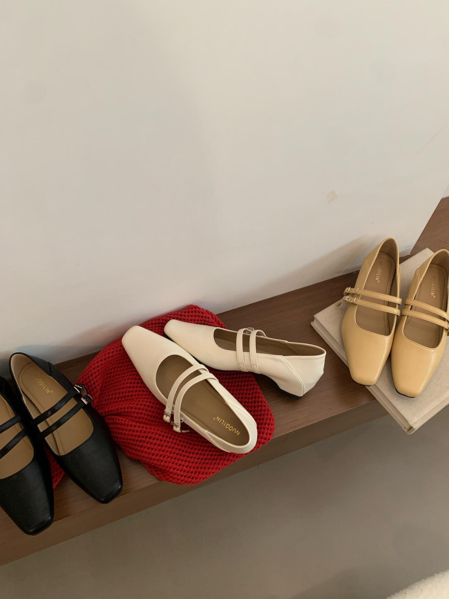 Women s Leather Square Toe Flat Vintage Style Pumps - Fashionable Footwear 35