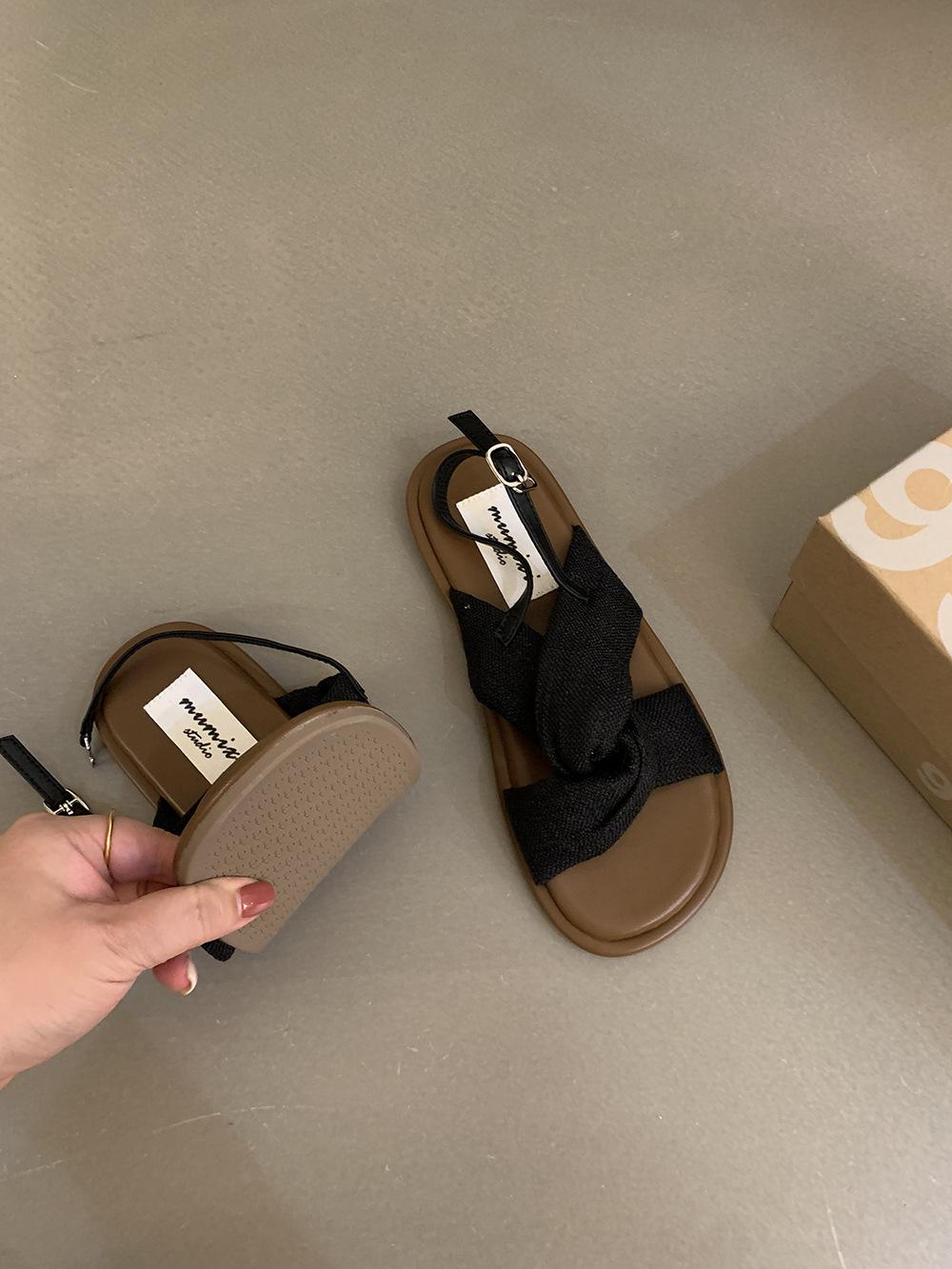 

Design sense niche flat sandals shoes women s summer seaside silver cool slippers beach shoes wear Roman women s shoes 35 чёрный