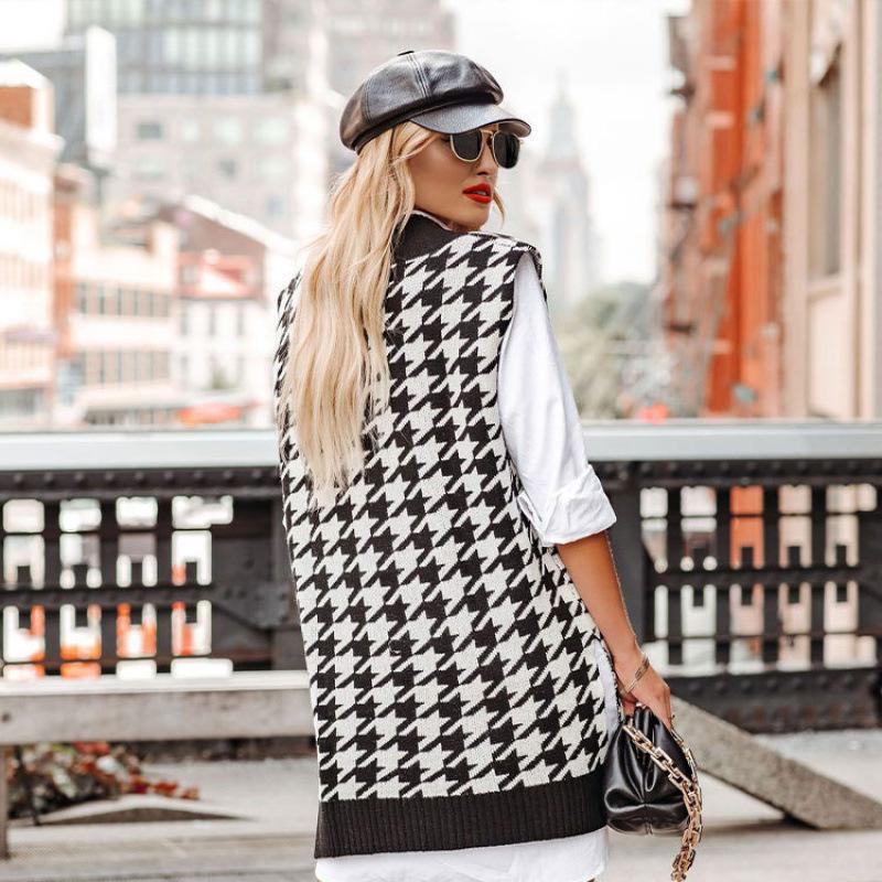 Oversized Checkered Knit Vest, Chic V-Neck Sleeveless Sweater for Women