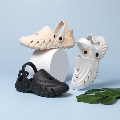 Mode 2025 Sommer Atmungsaktive Paarsandalen Leichtgewichtige Ausgehöhlte Garten Rutschfeste Strandsandalen für Männer Frauen Outdoor Freizeitkleidung