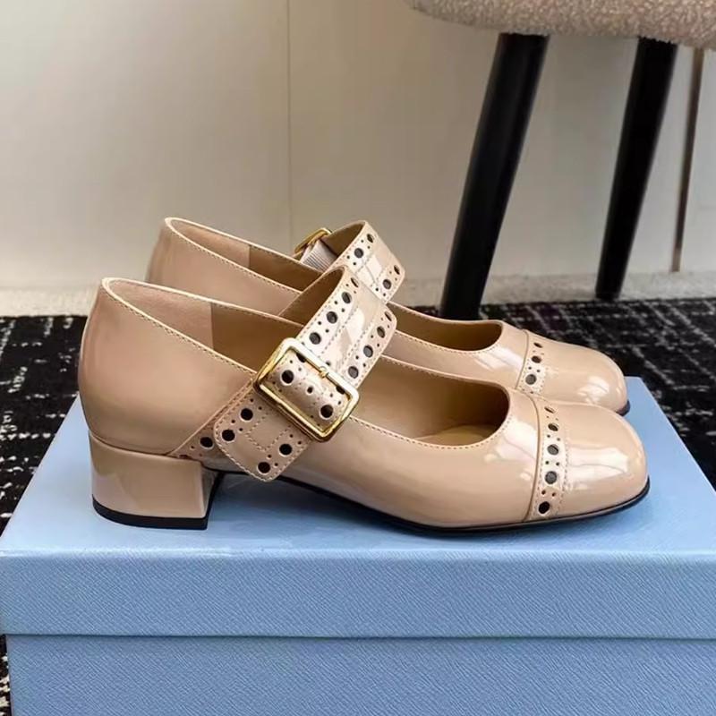 

Мода Мода Патентная кожа Перфорированные Мэри Джейн Женские туфли-лодочки Весна Лето Винтаж Пряжка ремня Массивный каблук Обувь для девочек Zapatos Mujer 40 абрикосовый