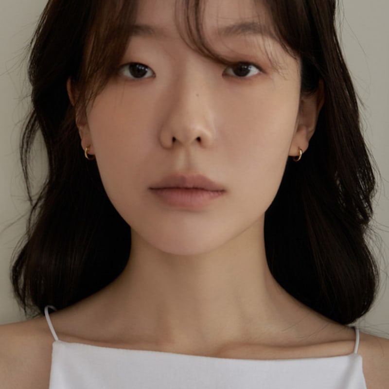 Aube de moi Nouveau. Boucle d'oreille anneau plante