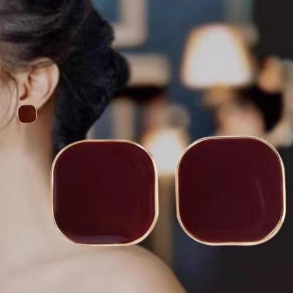 Rhombus Diamond Inlaid Black Stud Earrings - Elegant, Versatile, High-End Fashion Design