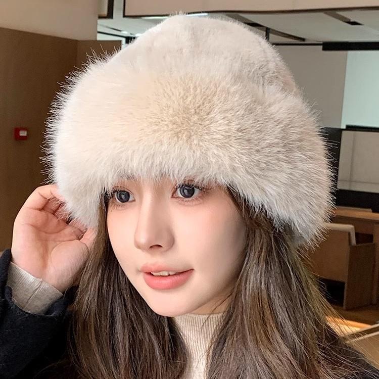 Imitation Fur Hat for Women, Autumn and Winter Plush Fisherman Hat, White, High-End, Adult, Face Slimming, Warm, Ear Protection