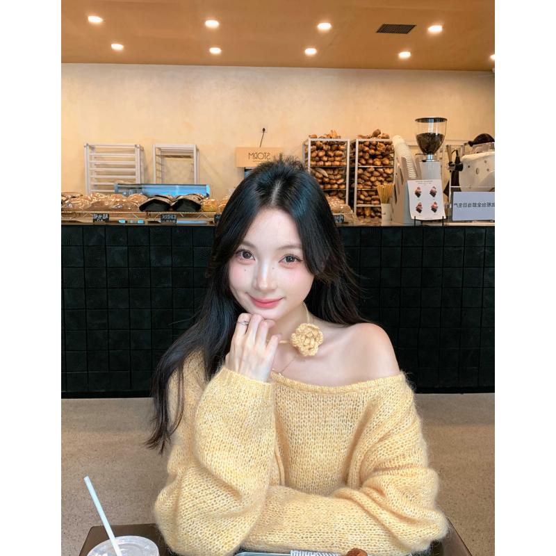 

French Yellow Mohair Off-Shoulder Pullover Sweater for Women in Autumn and Winter, High-End, Lazy Style, Loose Long-Sleeved Top M жёлтый