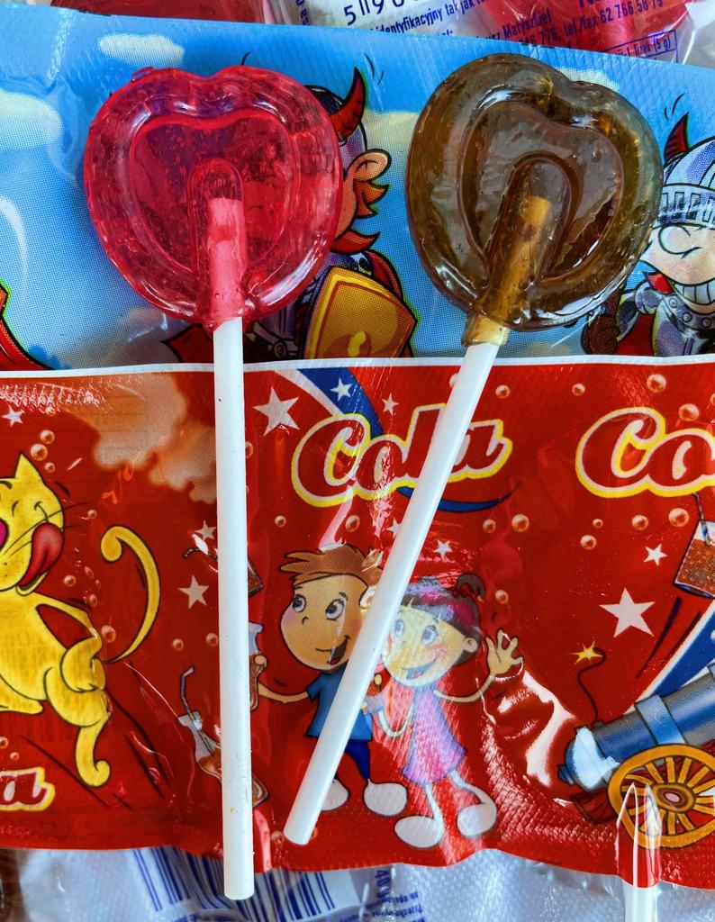 Herz-Lutscher AN EINEM STRANG Frucht-Herzen Cola KARWIT 8 x 5g