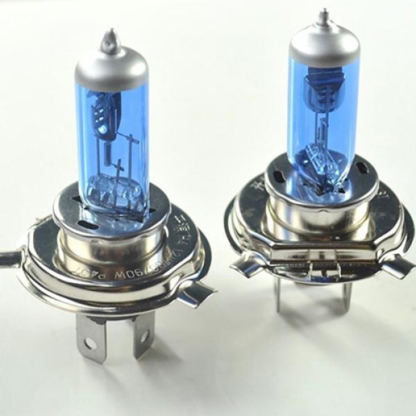 Реальные отзывы владельцев о сроке службы, яркости, цветовой температуре и проблемах совместимости с разными моделями авто.