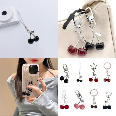 Sevimli Kiraz Anahtarlık Çanta Charm'ları Moda Aksesuar Kolye Tatlı Estetik Trendy Kadınlar için Çanta Aksesuarı