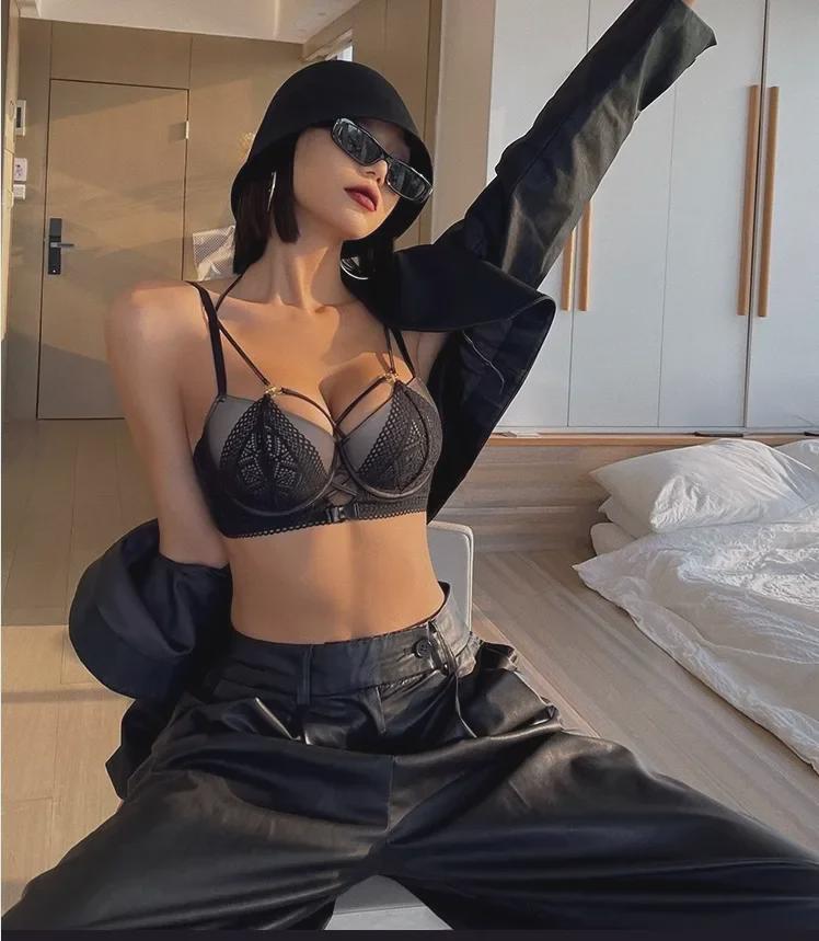 Sexy Lace Push-Up Bra Set with Strap Design for Enhanced Look