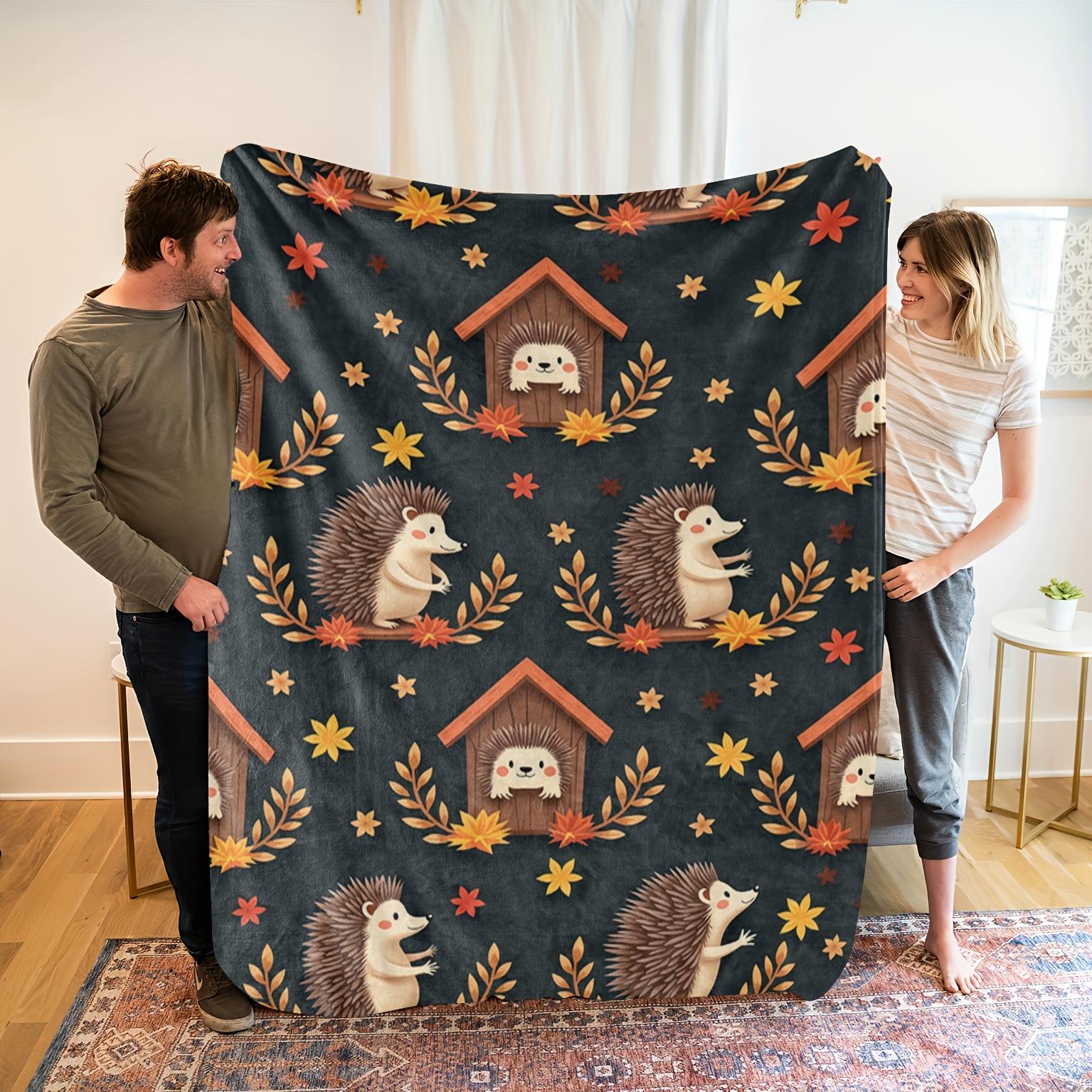 Cozy Hedgehog-Themed Flannel Blanket - Soft, Breathable 100% Polyester, All-Season Comfort with Digital Print of Hedgehog & Autu 70x100cm