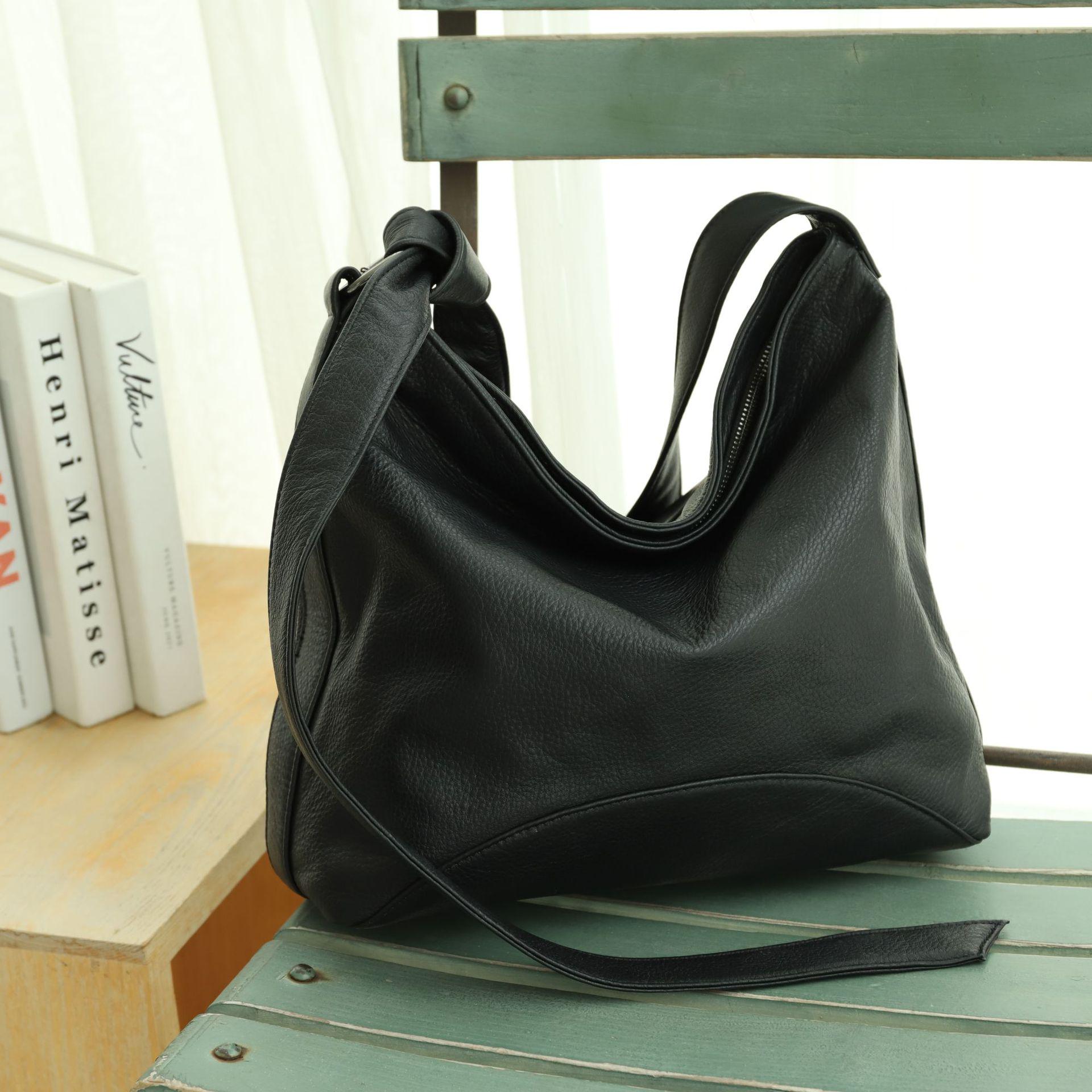 

European & American Large Capacity Women s Leather Tote Shoulder Bag - New Fashion Commuter Style 30 x 16 x 23 cm