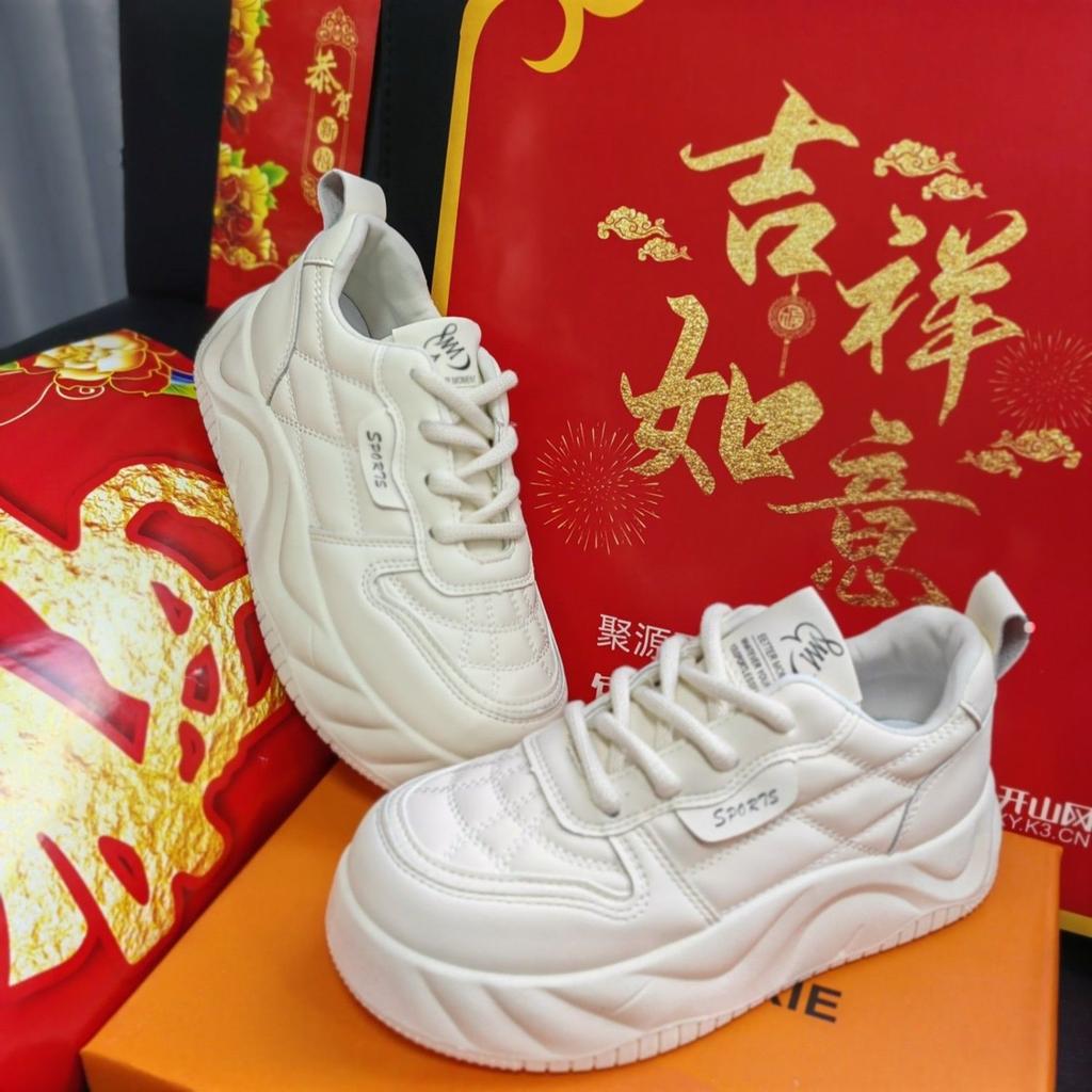 The New Explosion of the Season, College Style Literary and Artistic Women's Shoes, Thick Baseplate Shoes, Versatile Casual Sports Shoes, Students,