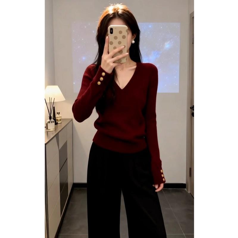 Aulude Elegant Slim‑Fit V‑Neck Sweater, Gold Decor Cuffs Ladies Fall Winter Knitwear