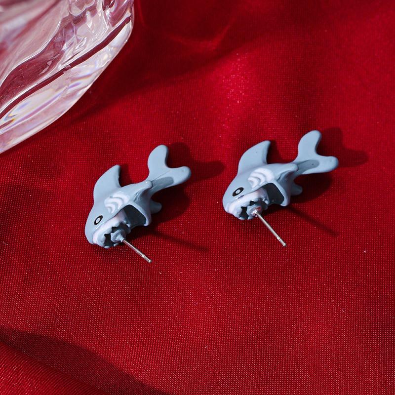 Small animal biting ear dinosaur stud earrings corgi shark ear jewelry spray paint cute mini