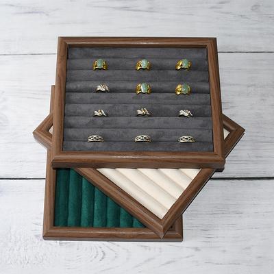 Taca na pierścionki z litego drewna, taca ekspozycyjna na pierścionki i kolczyki z drewna orzechowego, paleta ekspozycyjna na bransoletki i kolczyki do sklepu i domu